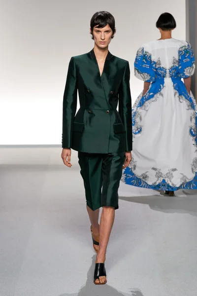 Look 46